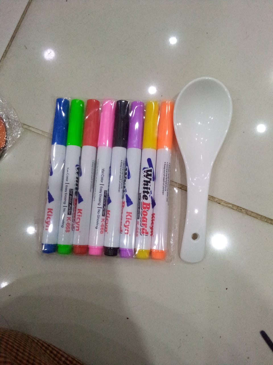 Magic Marker With Spoon 8 Marker Set