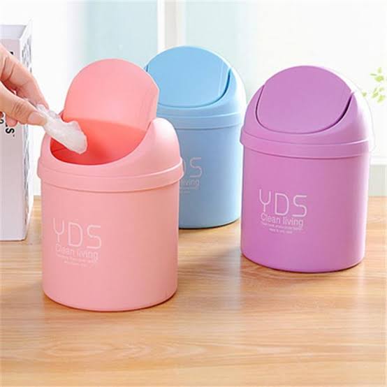 Mini Rolling Cover Type Cute Desktop Dustbin.